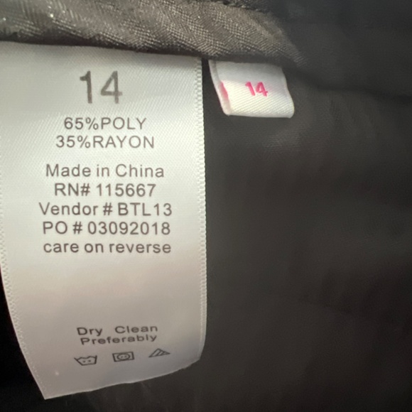 Big boys Grey suite set. Beautiful fabric , new without tags - Picture 3 of 5